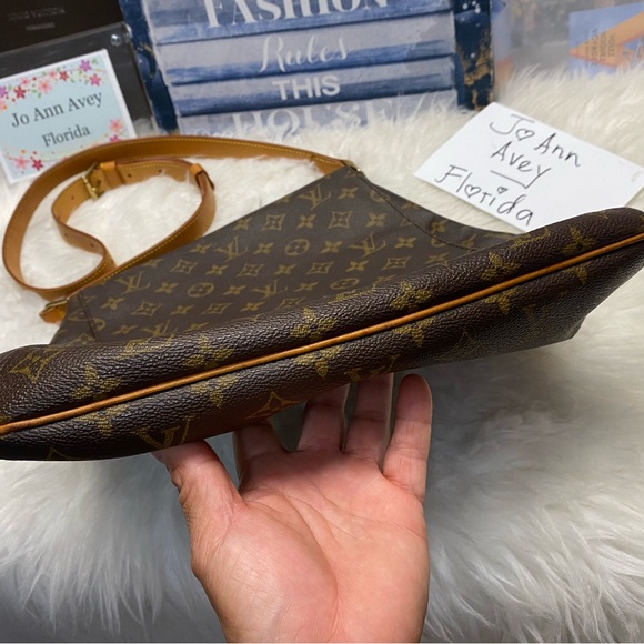 💗💗💗SOLD💗💗💗

🤩🤩🤩SALSA GM CROSSBODY🤩🤩🤩 - Picture 3 of 13